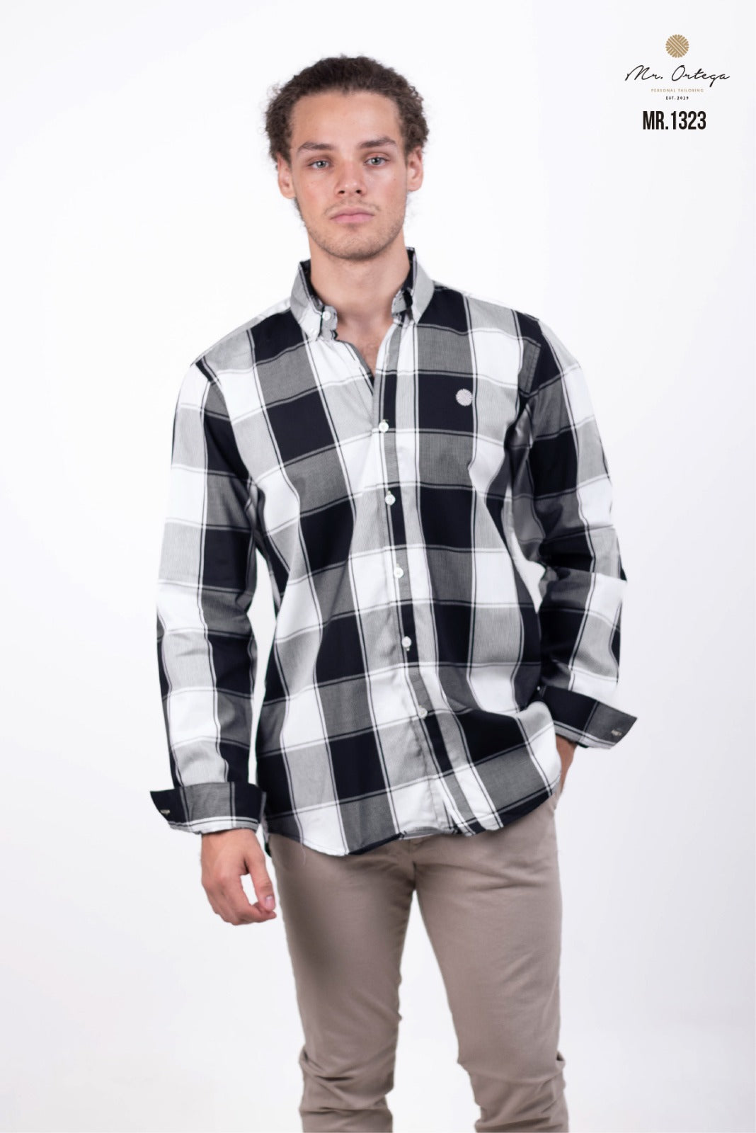 Camisa Mr Ortega cuadrada negro