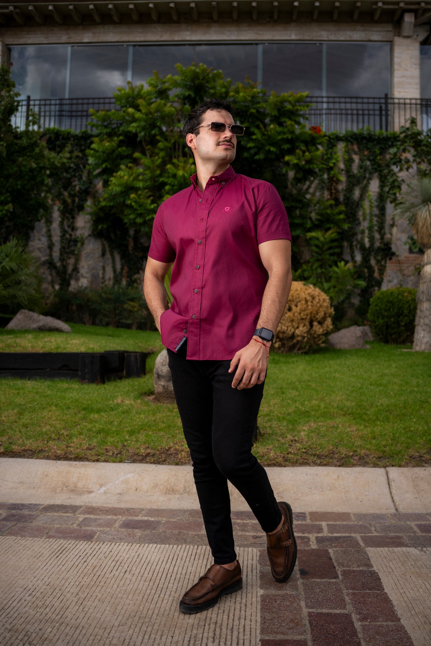 Camisa Fortrop lisa vino manga corta